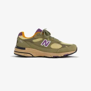 993