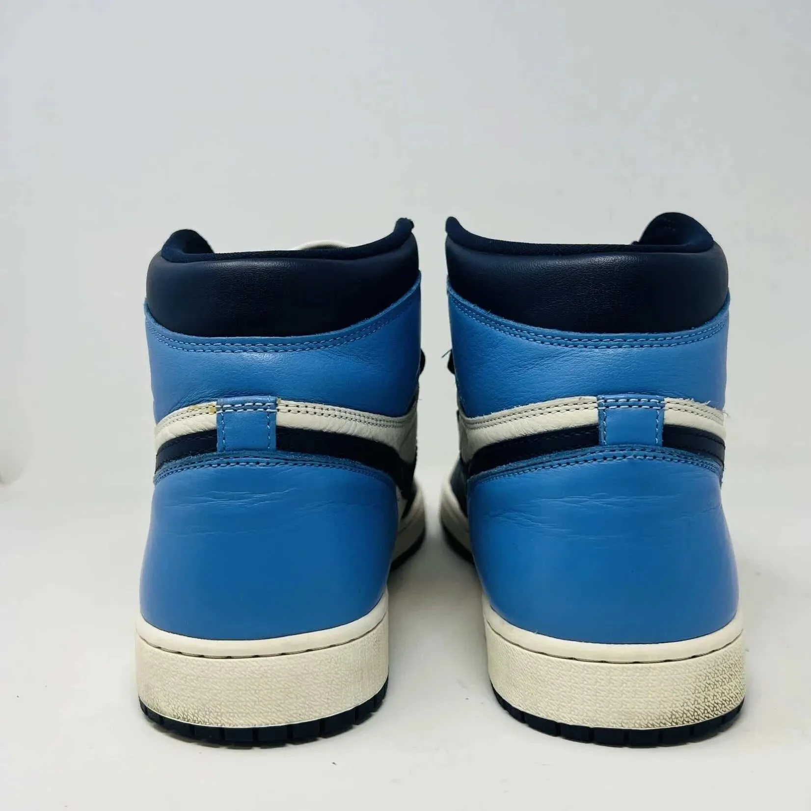 Jordan 1 Retro High Obsidian