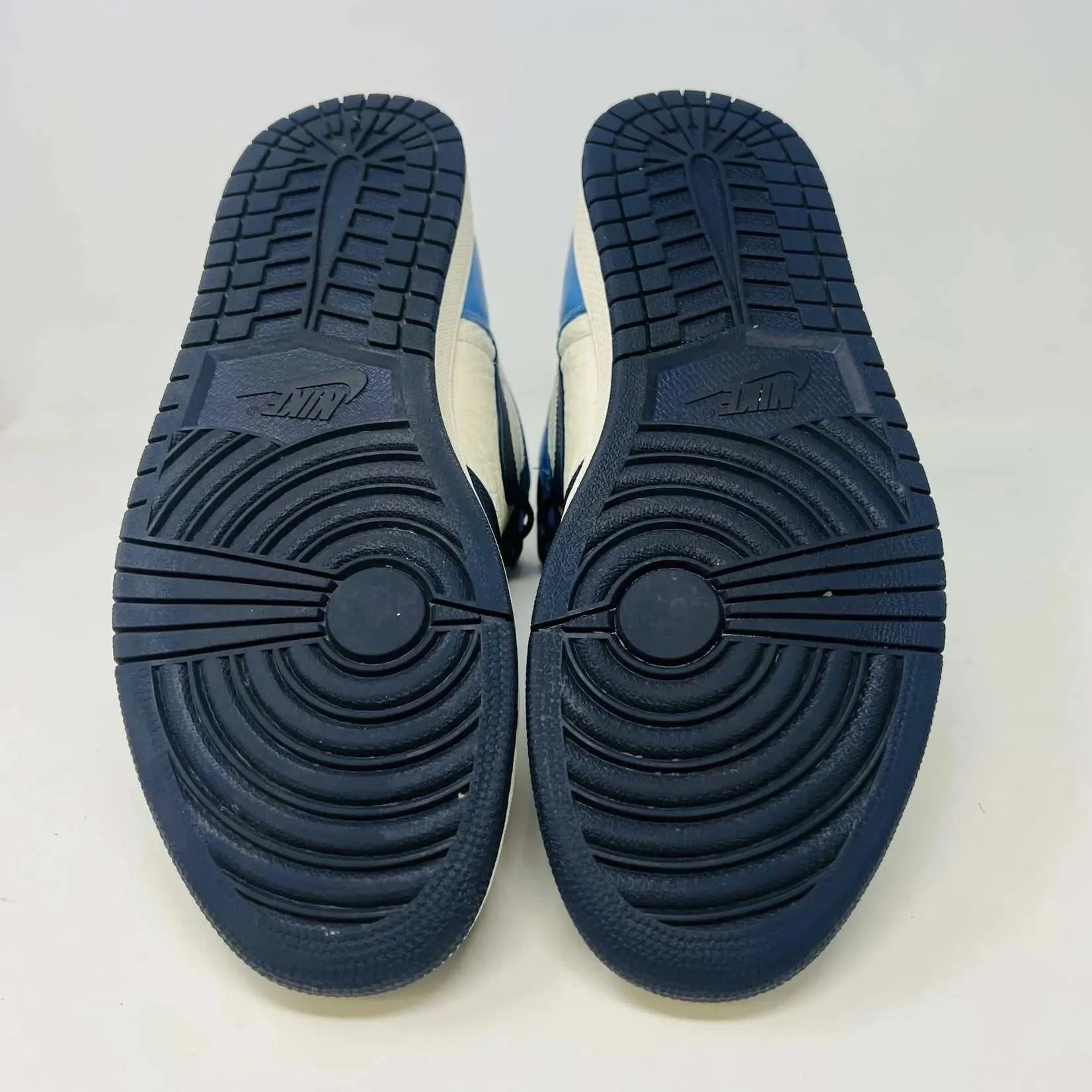 Jordan 1 Retro High Obsidian