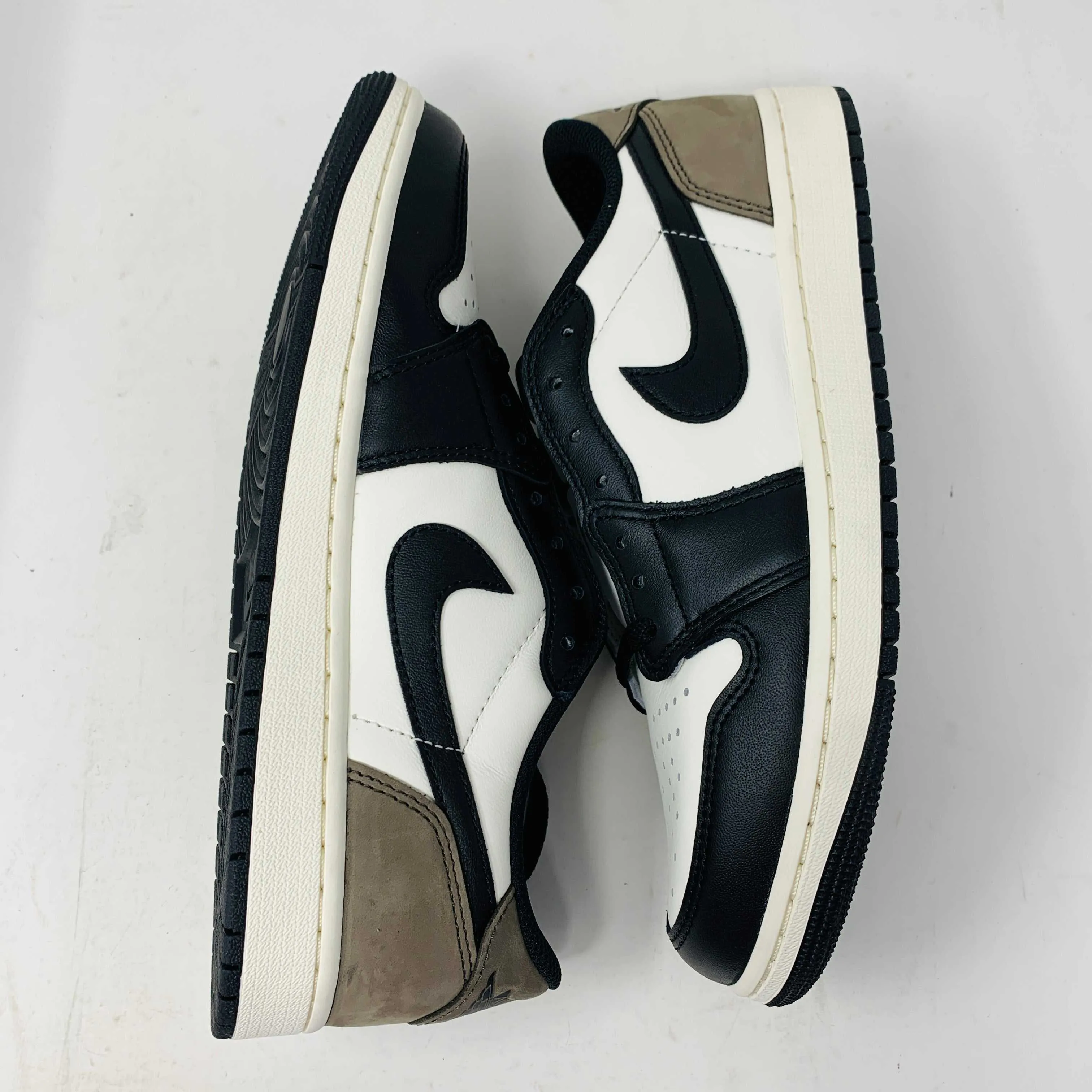 Jordan 1 Retro Low OG Mocha