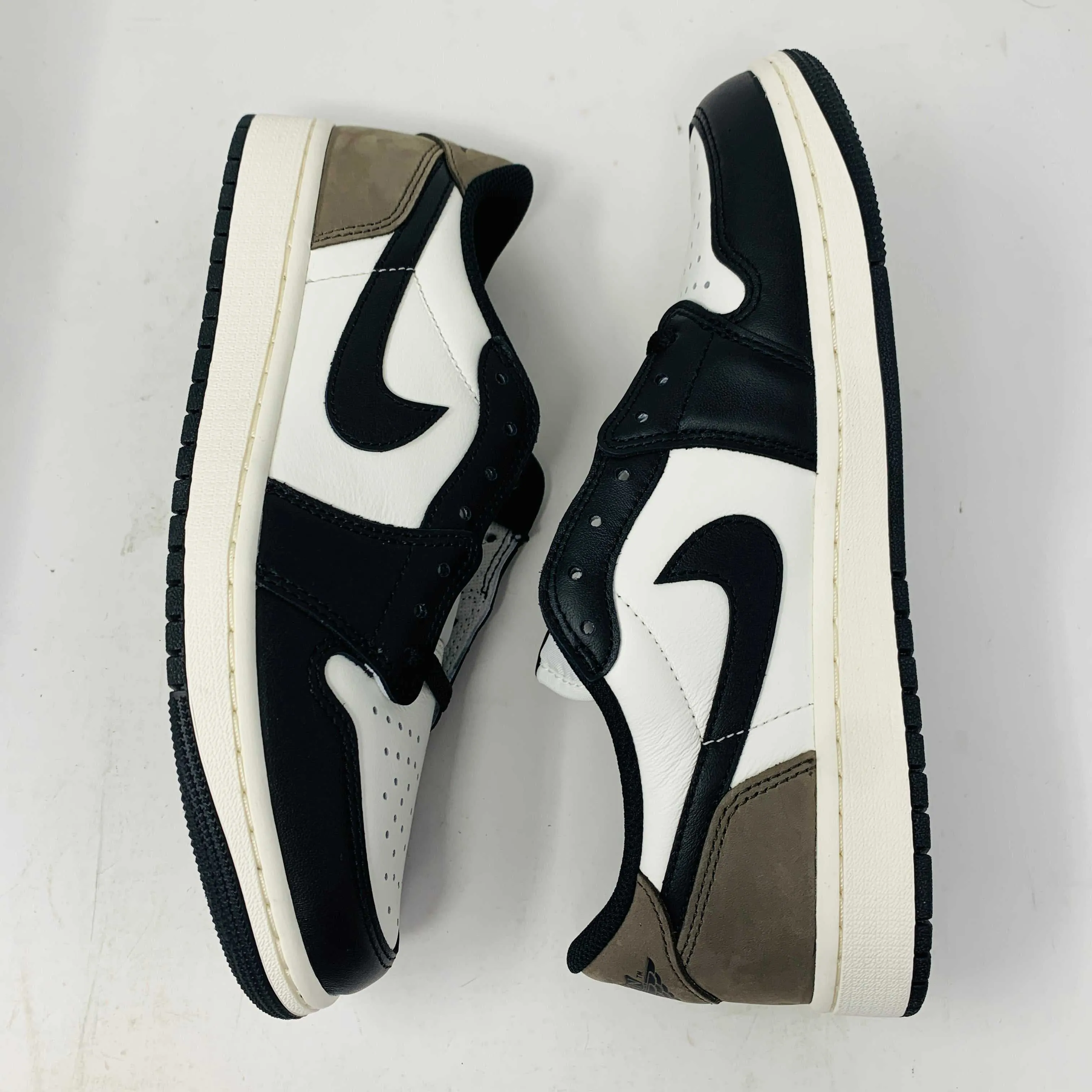 Jordan 1 Retro Low OG Mocha