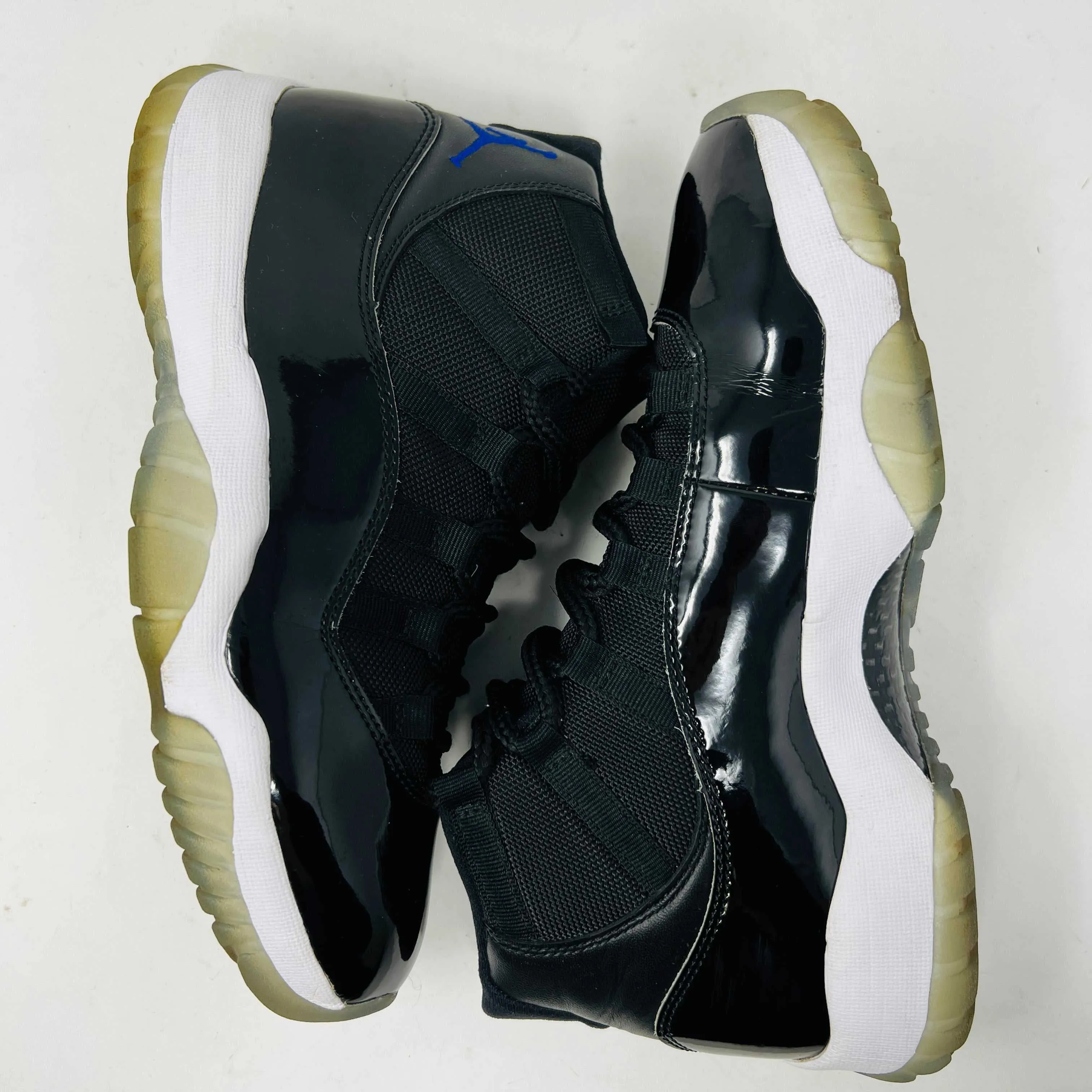 Jordan 11 Retro Space Jam (2016)
