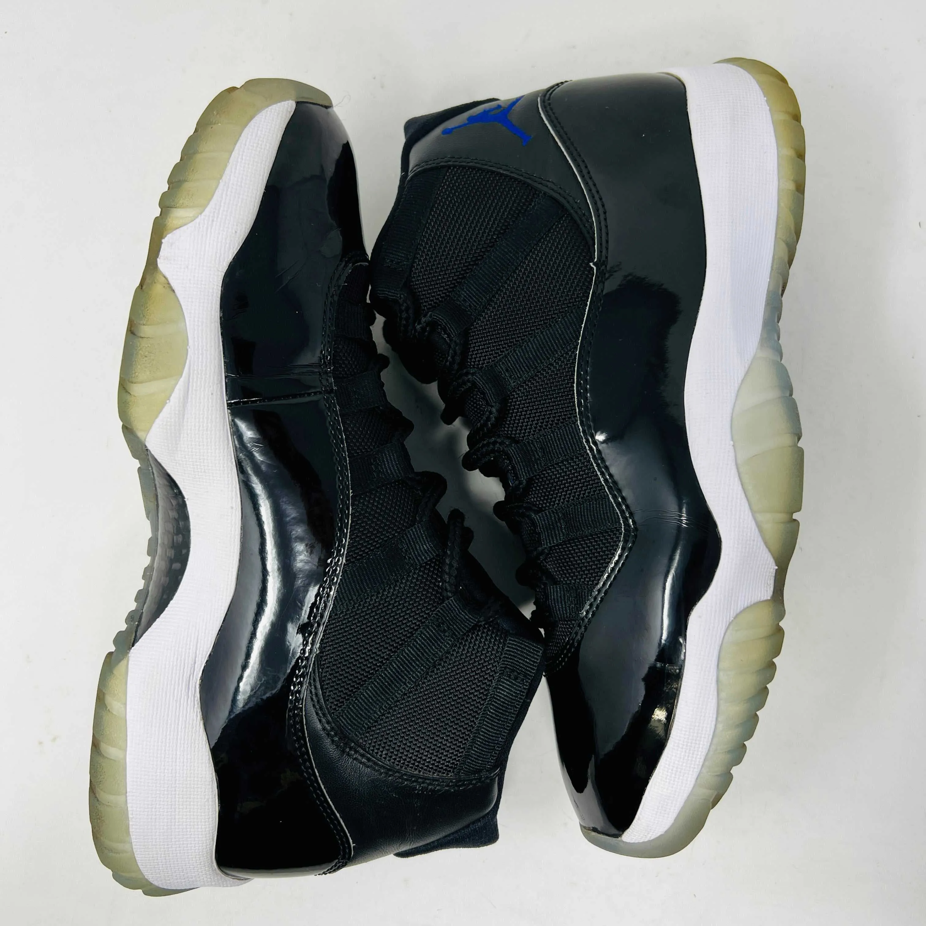 Jordan 11 Retro Space Jam (2016)