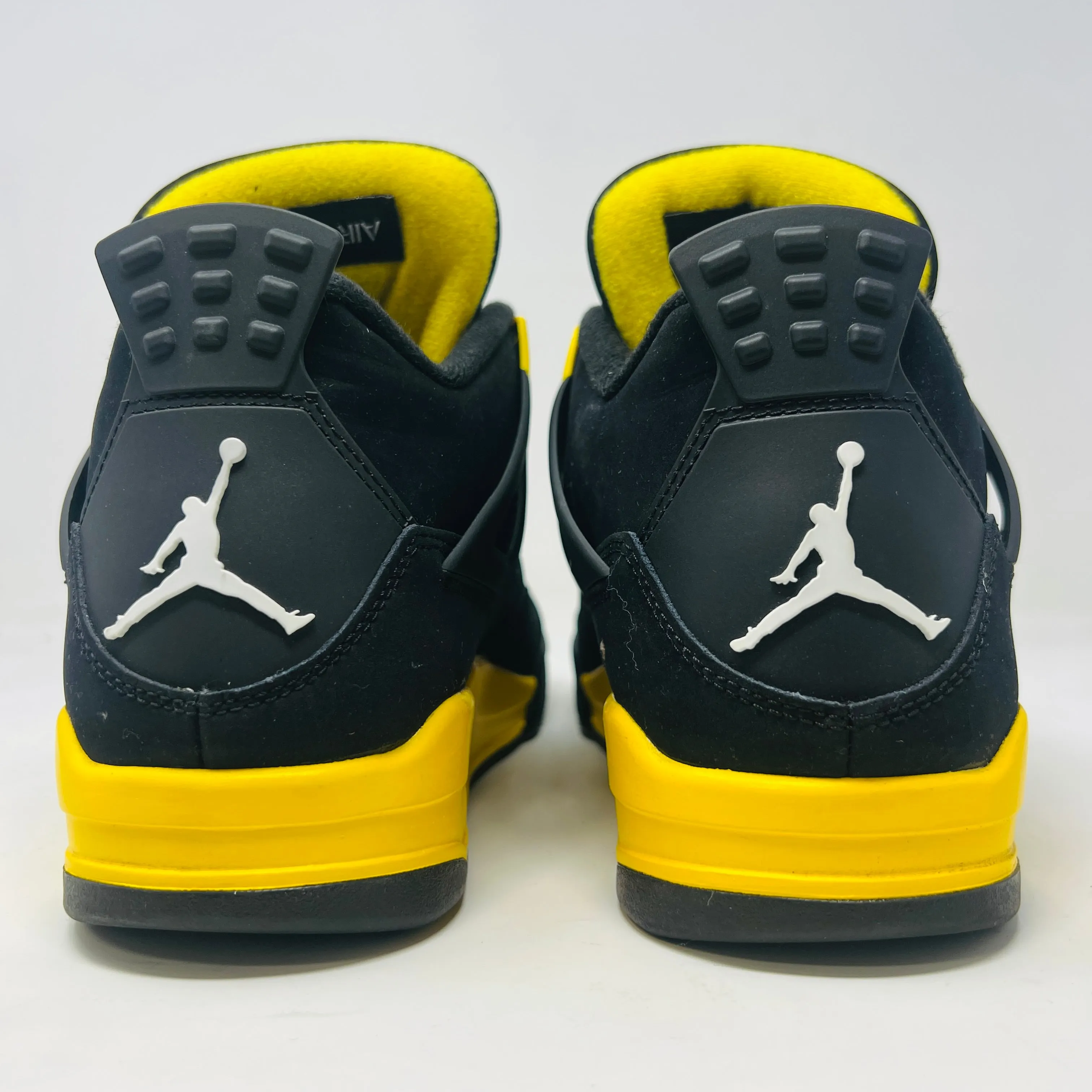 Jordan 4 Retro Thunder (2023)