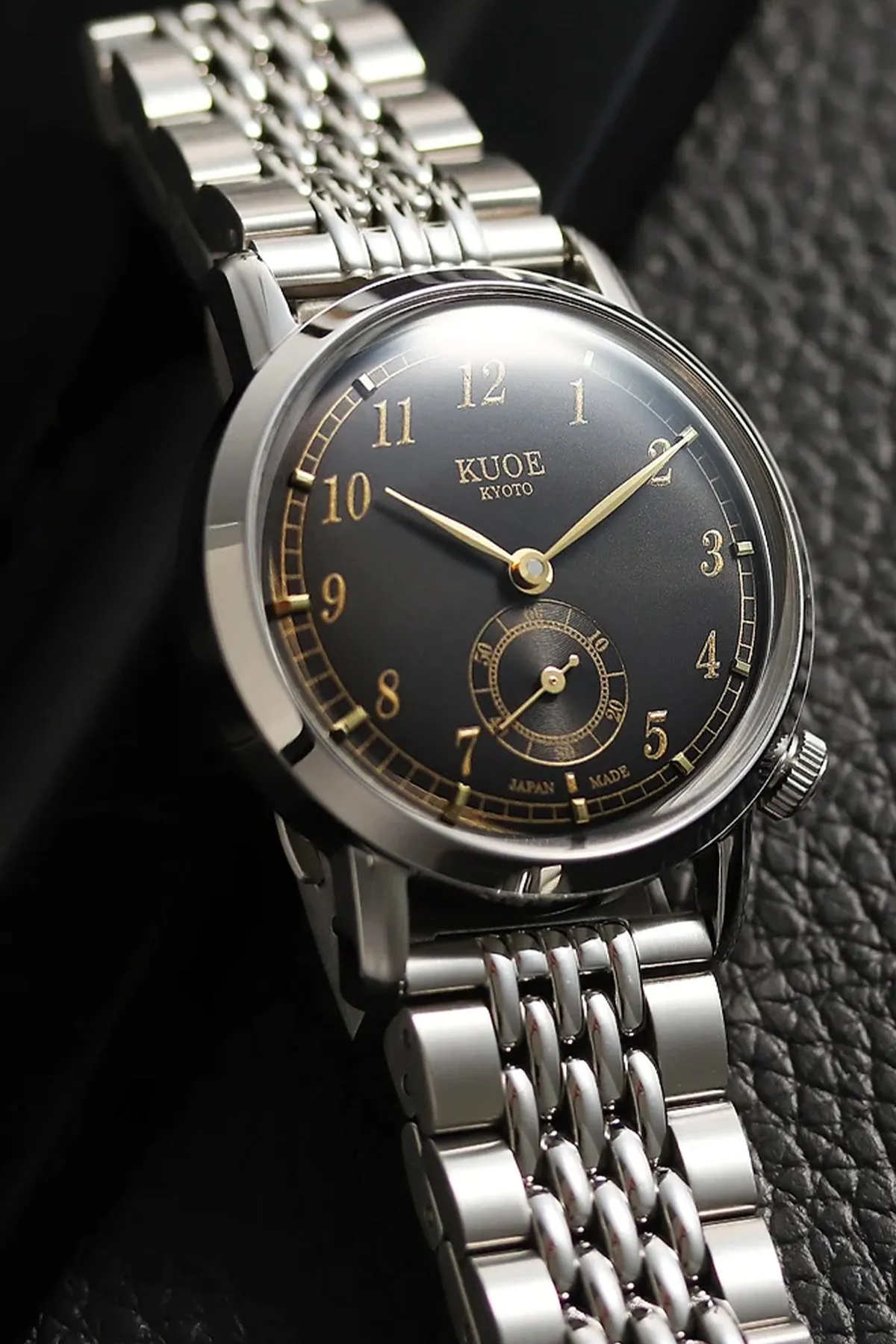 Old Smith - 90-007 - Black Dial - Stainless Steel Bracelet